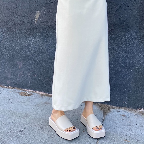 Shop Peche Square Toe Chunky Slides in Cream & Beige - Picture 4 of 6